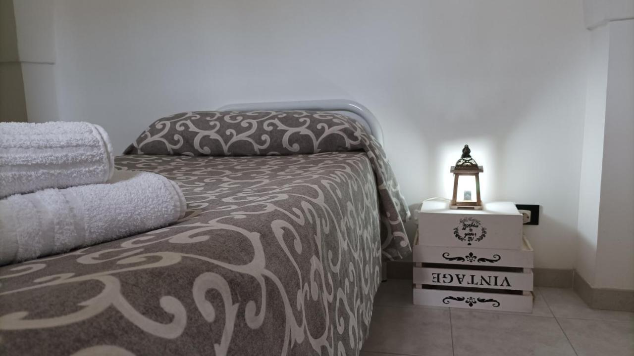 오스투니 Miniecocasa Ottocentesca In Zona Free-Parking Ed Ecoclimatizzata 빌라 외부 사진