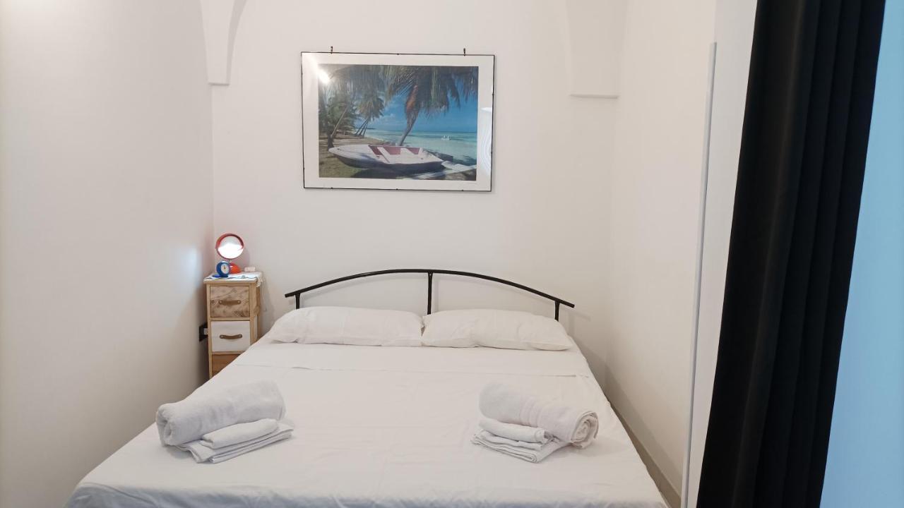 오스투니 Miniecocasa Ottocentesca In Zona Free-Parking Ed Ecoclimatizzata 빌라 외부 사진